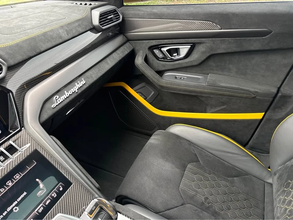 2024 Lamborghini Urus Performante - Image 5 of 7