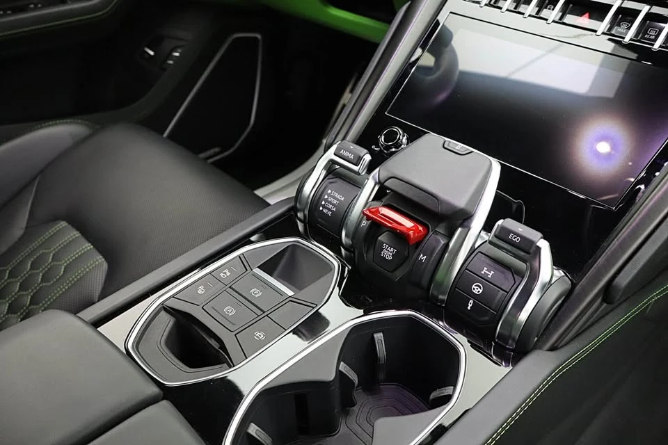 2024 Lamborghini Urus SE - Image 15 of 15