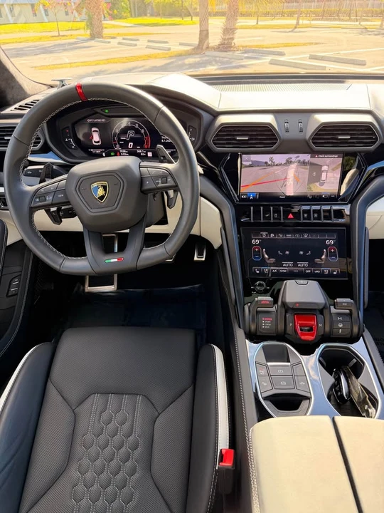 2024 Lamborghini Urus - Image 14 of 20