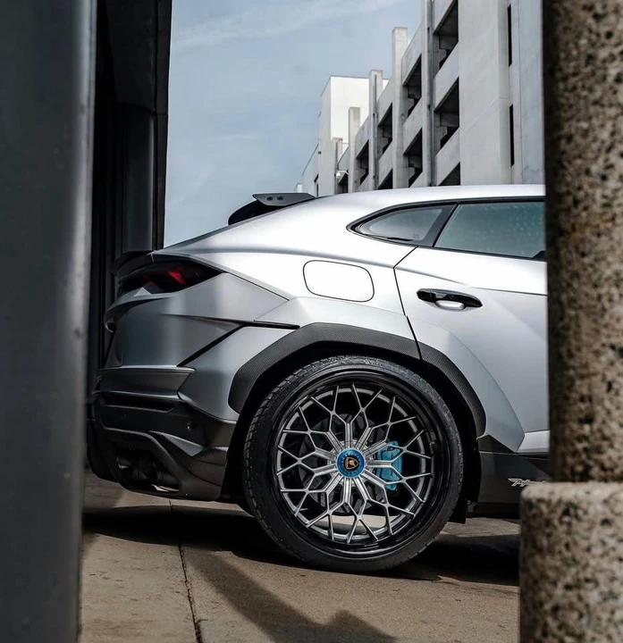 2024 Lamborghini Urus - Image 6 of 13