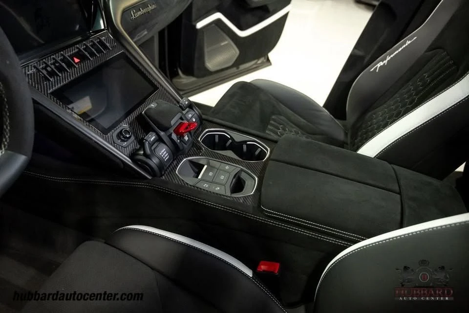 2024 Lamborghini Urus - Image 17 of 17