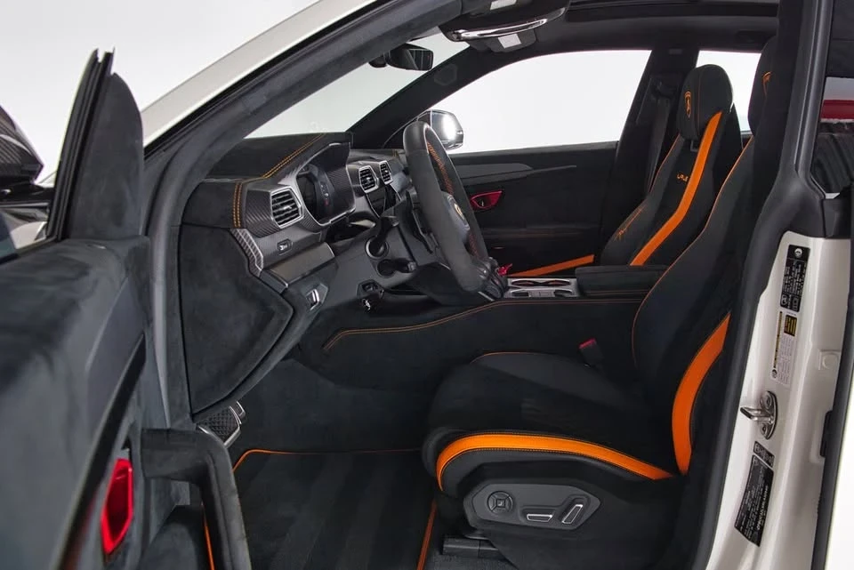 2024 Lamborghini Urus Performante - Image 15 of 18