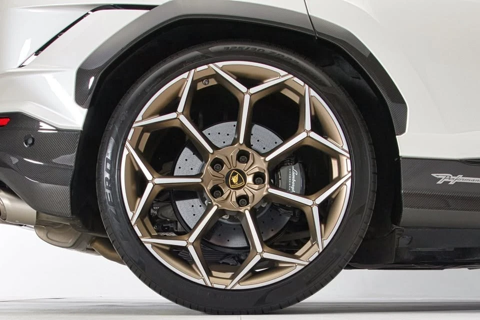 2024 Lamborghini Urus Performante - Image 12 of 18