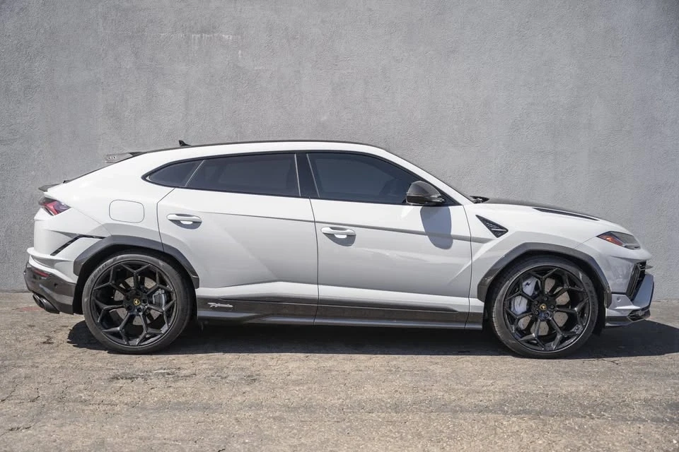 2024 Lamborghini Urus Performante - Image 6 of 19