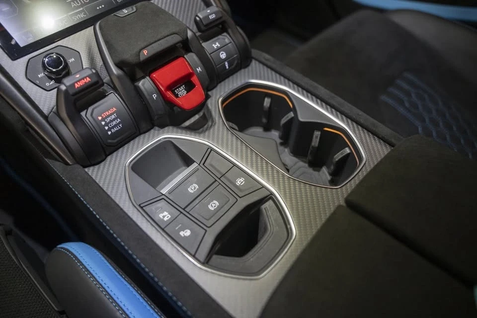 2024 Lamborghini Urus Performante - Image 16 of 19
