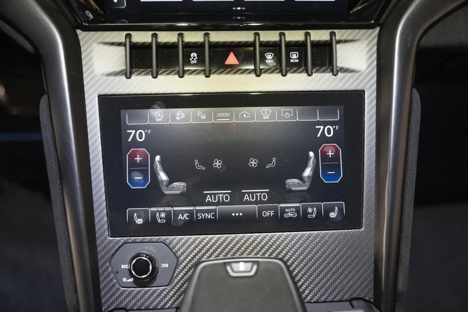 2024 Lamborghini Urus Performante - Image 14 of 19