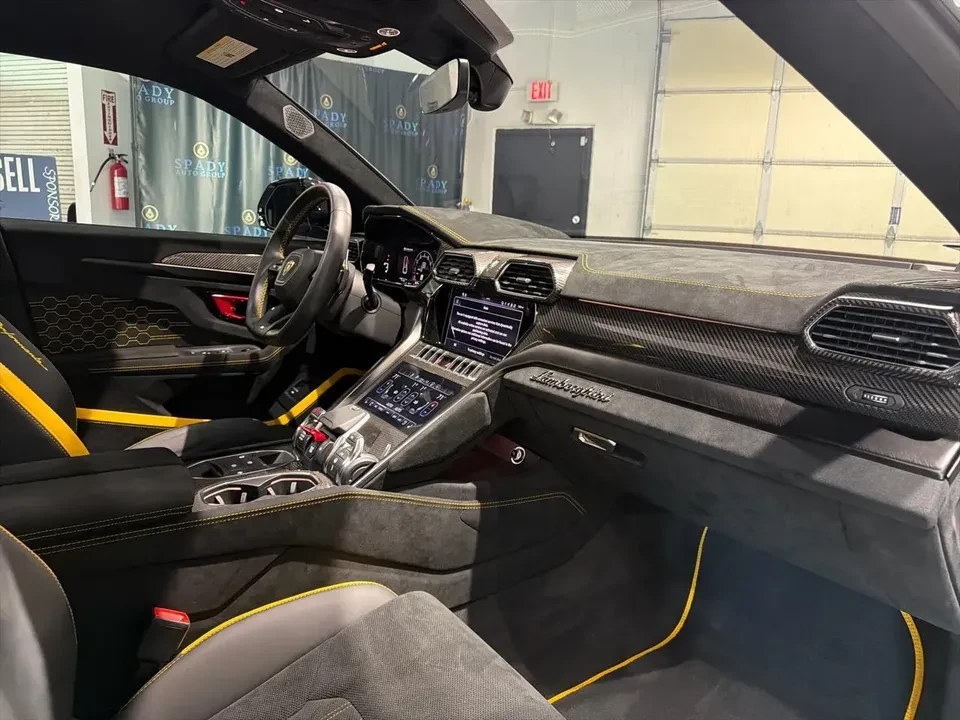 2024 Lamborghini Urus Performante - Image 13 of 14
