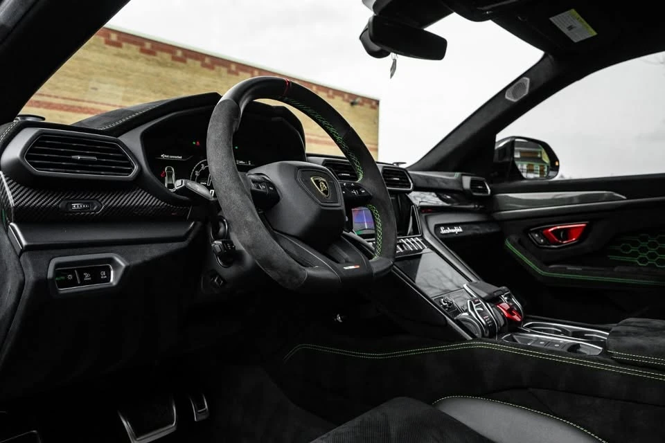 2024 Lamborghini Urus Performante - Image 12 of 17