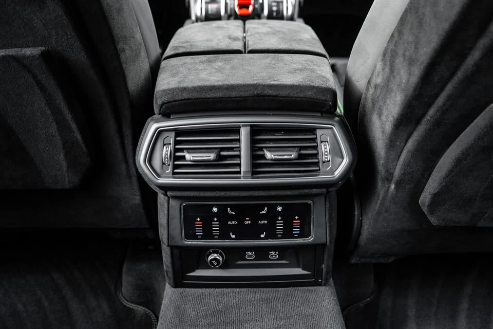 2024 Lamborghini Urus Performante - Image 6 of 17