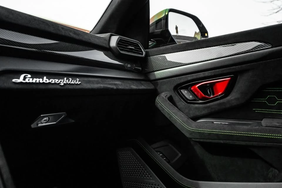 2024 Lamborghini Urus Performante - Image 13 of 17