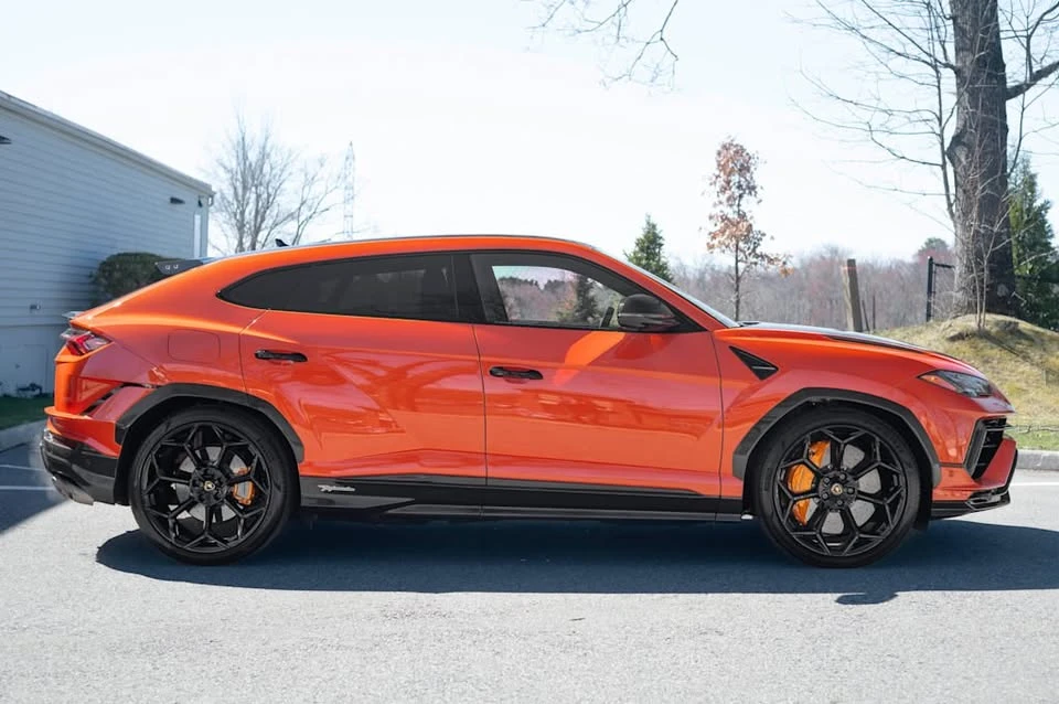 2024 Lamborghini Urus Performante - Image 2 of 8