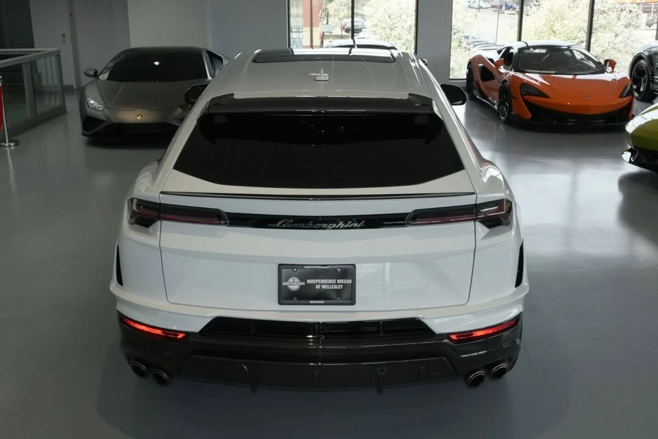2024 Lamborghini Urus Performante - Image 7 of 16