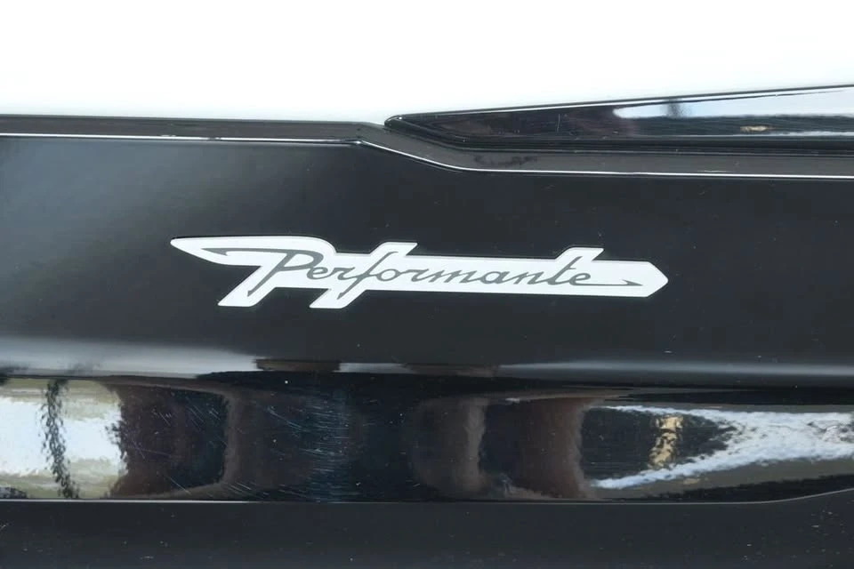 2024 Lamborghini Urus Performante - Image 14 of 16