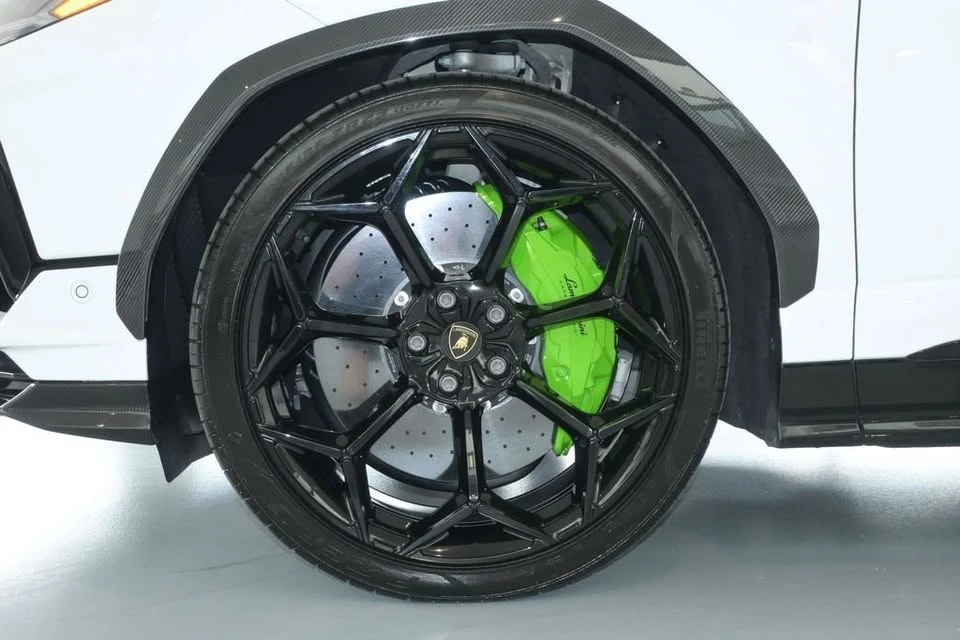 2024 Lamborghini Urus Performante - Image 15 of 16