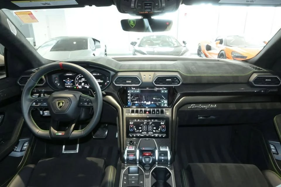 2024 Lamborghini Urus Performante - Image 10 of 16