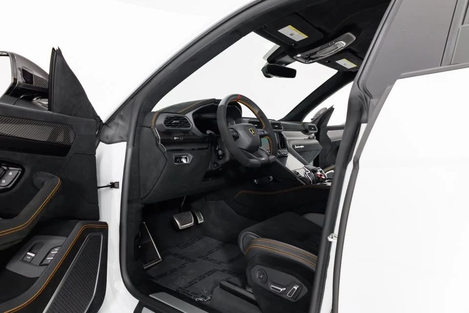 2024 Lamborghini Urus Performante - Image 8 of 17
