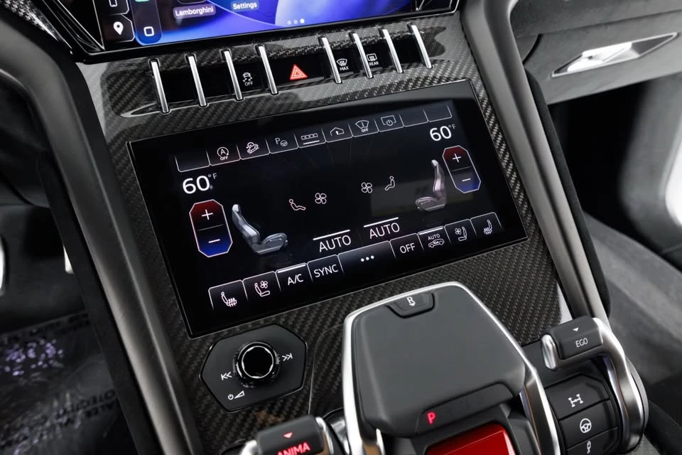 2024 Lamborghini Urus Performante - Image 13 of 17