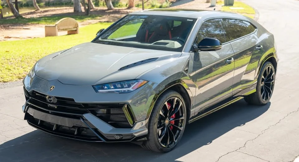 2024 Lamborghini Urus S - Image 2 of 15