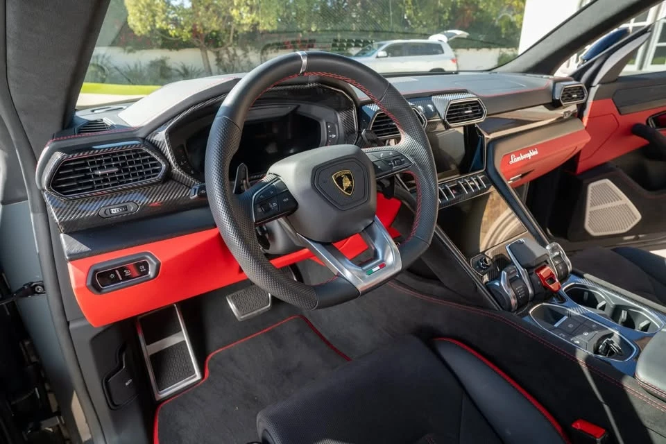 2024 Lamborghini Urus S - Image 14 of 15