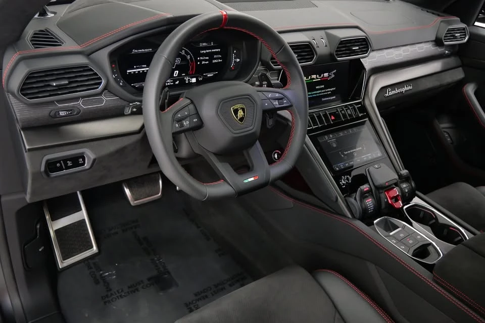 2024 Lamborghini Urus S - Image 9 of 15