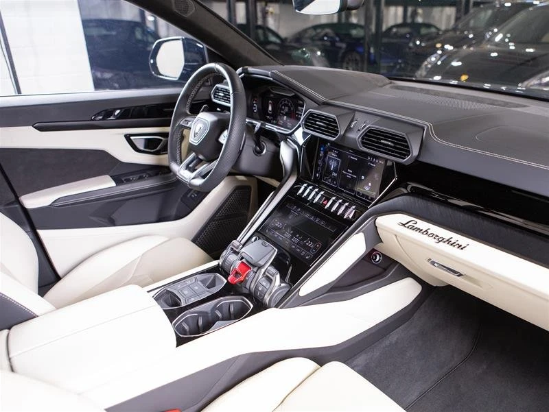 2024 Lamborghini Urus S - Image 8 of 10