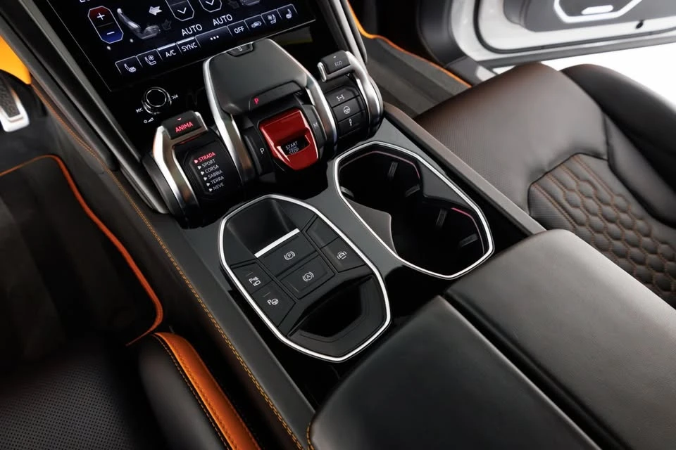 2024 Lamborghini Urus S - Image 9 of 19