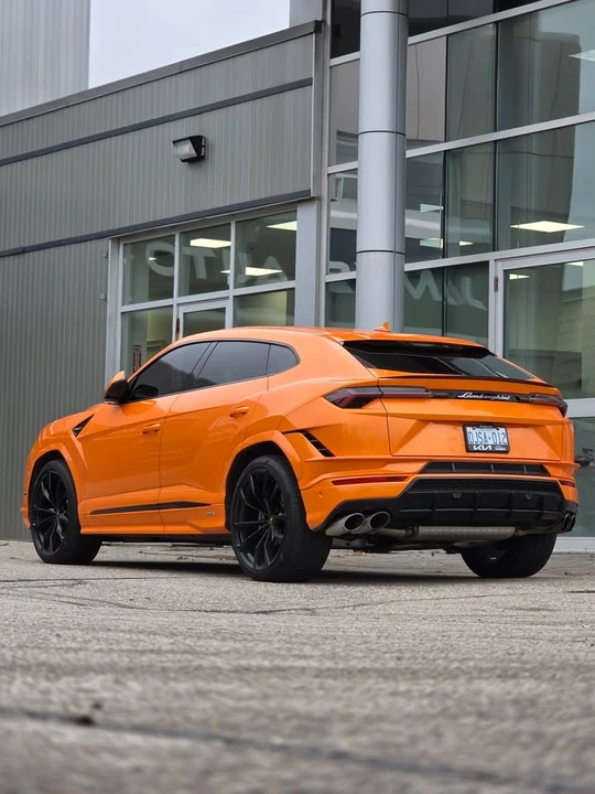 2024 Lamborghini Urus S - Image 2 of 15