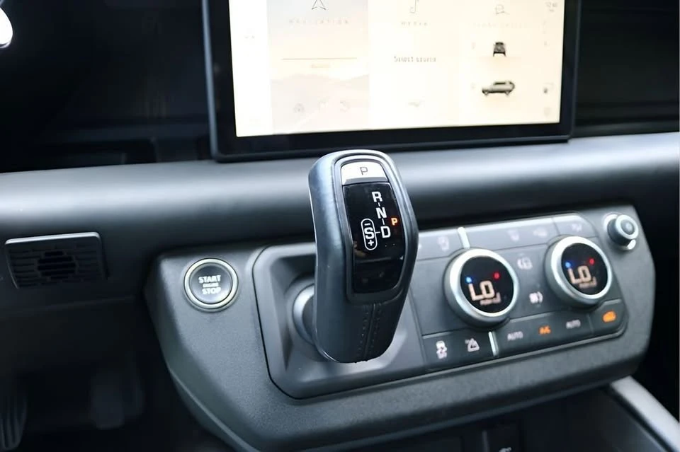 2024 Land Rover Defender L663 - Image 14 of 16