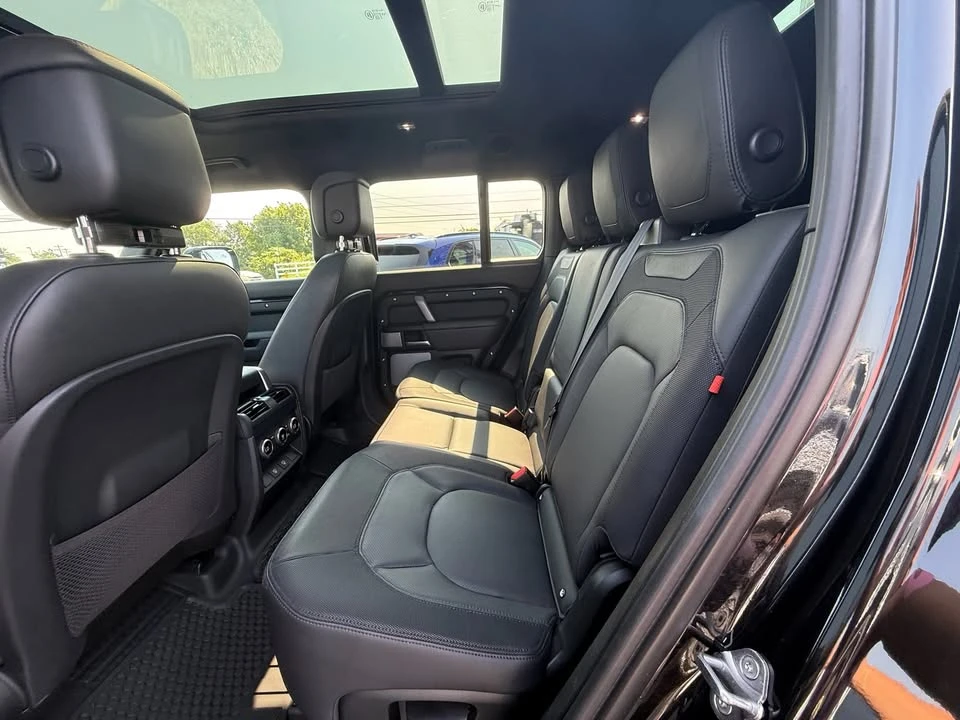 2024 Land Rover Defender L663 - Image 17 of 19