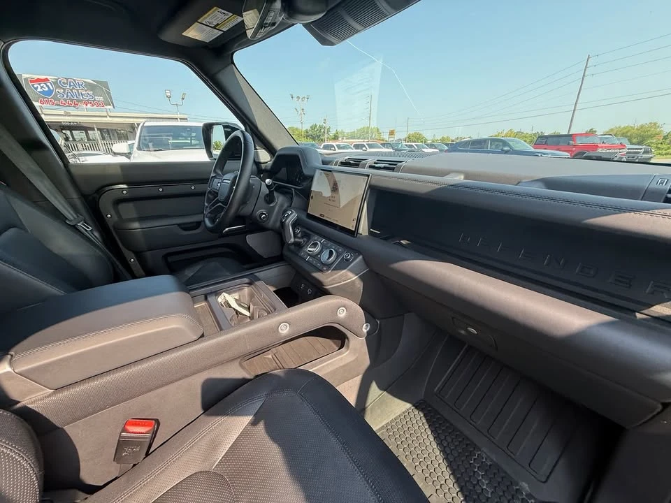 2024 Land Rover Defender L663 - Image 16 of 19