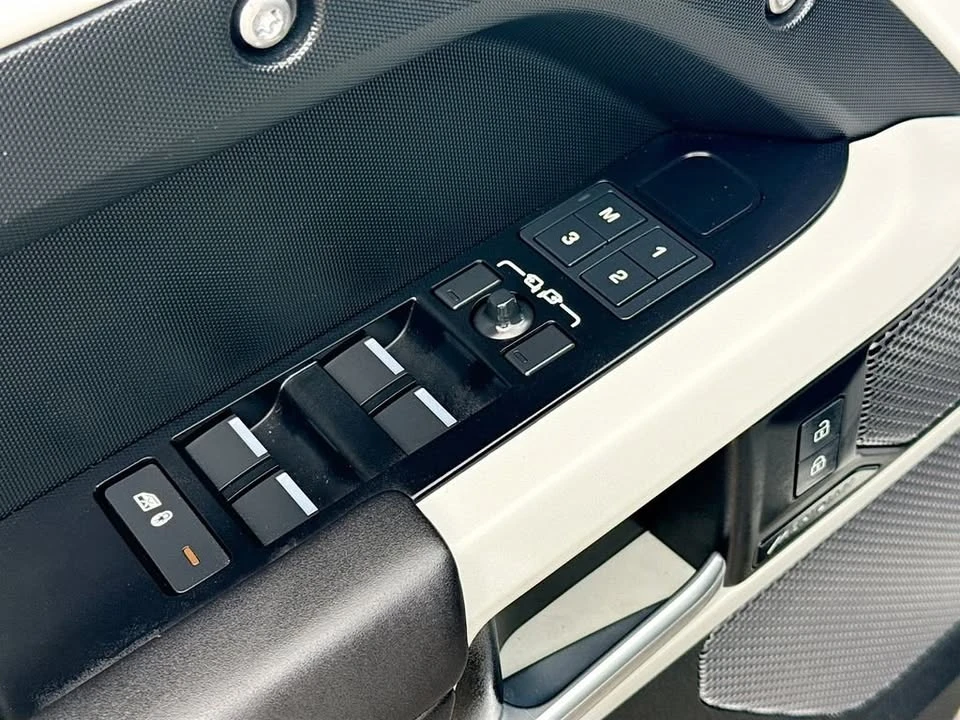2024 Land Rover Defender L663 - Image 12 of 18