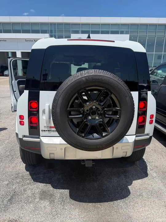 2024 Land Rover Defender L663 - Image 4 of 4
