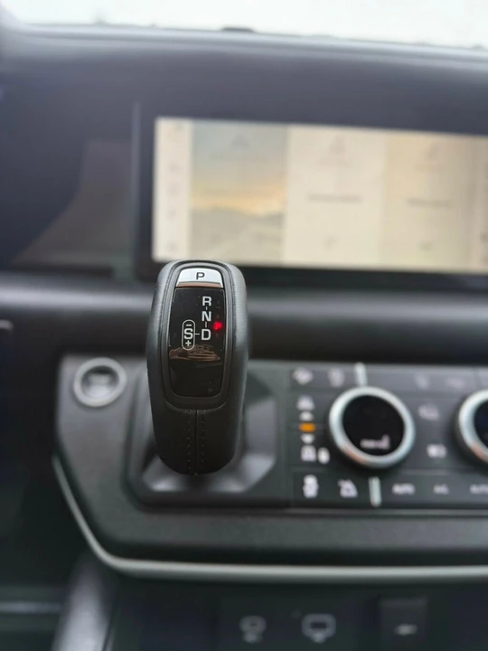 2024 Land Rover Defender L663 - Image 17 of 21
