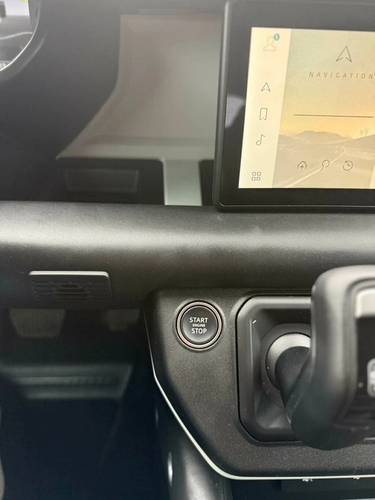 2024 Land Rover Defender L663 - Image 18 of 21