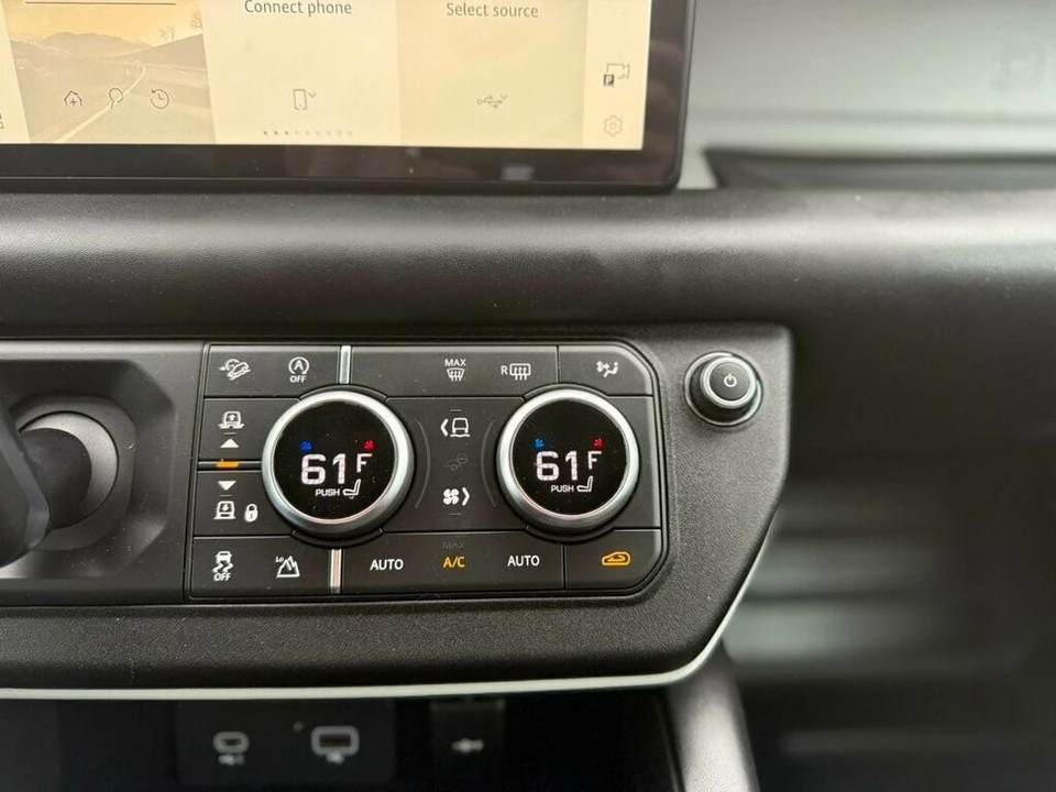 2024 Land Rover Defender L663 - Image 16 of 21