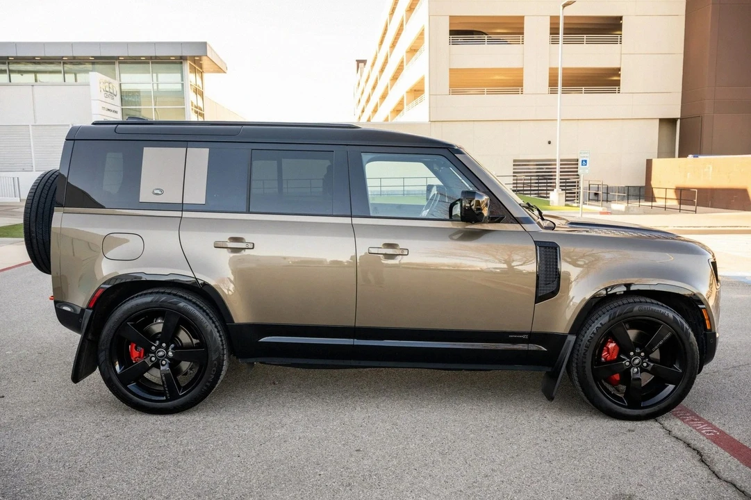 2024 Land Rover Defender L663 - Image 11 of 31