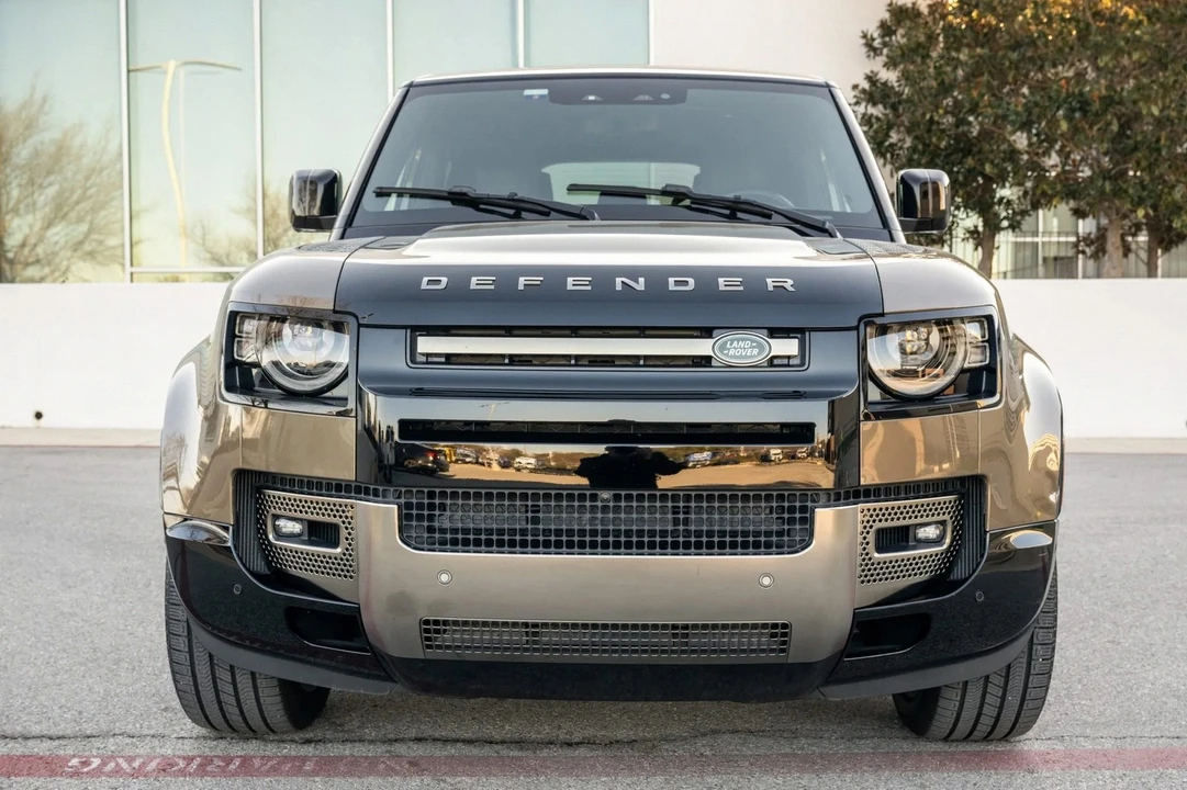 2024 Land Rover Defender L663 - Image 7 of 31