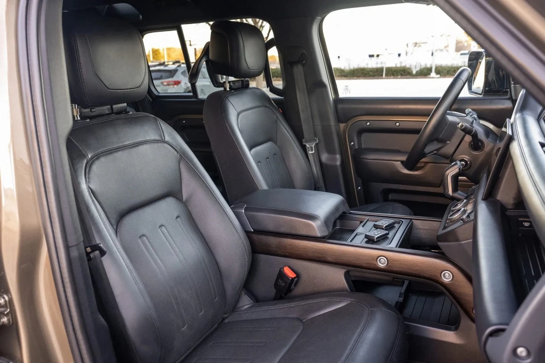 2024 Land Rover Defender L663 - Image 30 of 31
