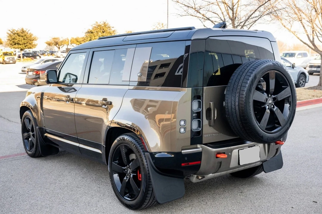 2024 Land Rover Defender L663 - Image 22 of 31