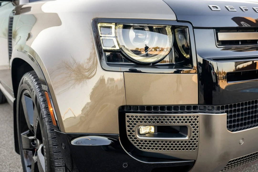 2024 Land Rover Defender L663 - Image 10 of 31