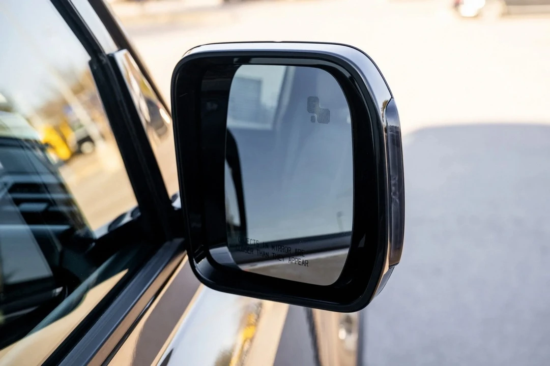 2024 Land Rover Defender L663 - Image 29 of 31