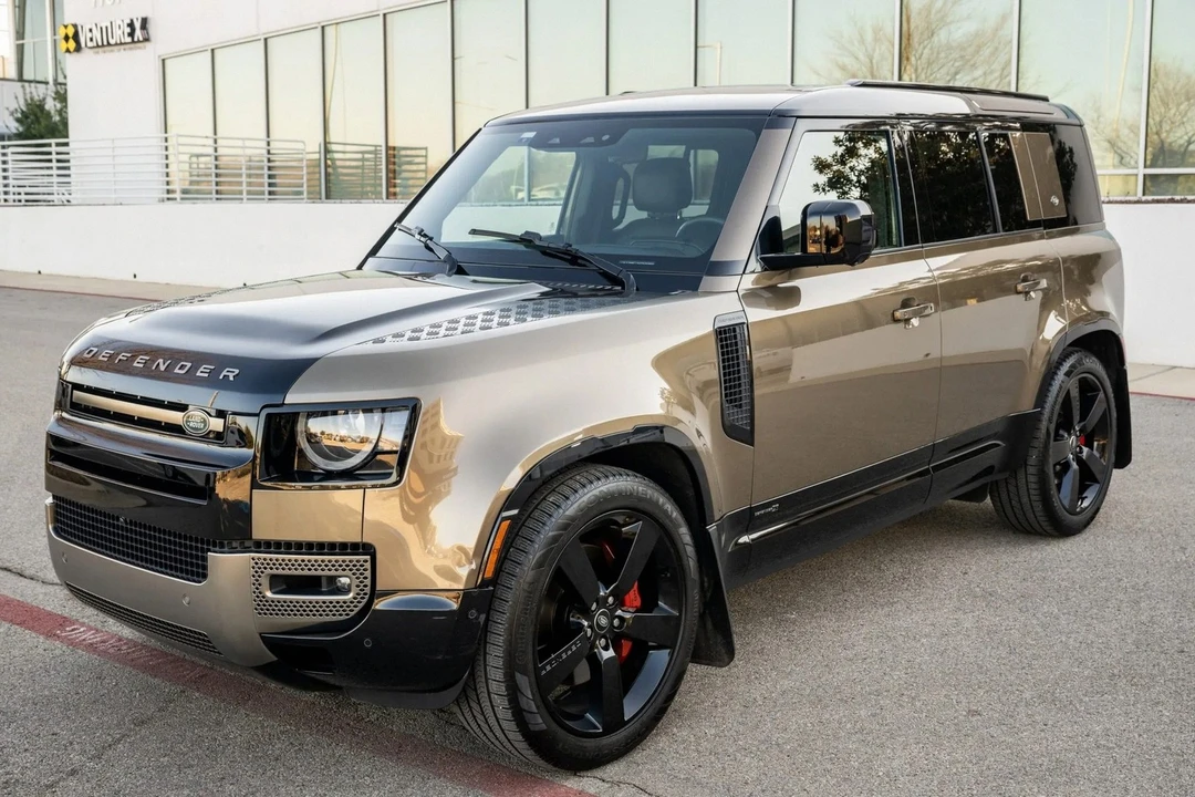 2024 Land Rover Defender L663 - Image 15 of 31