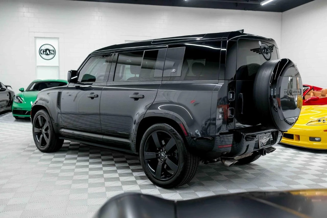 2024 Land Rover Defender L663 - Image 9 of 31