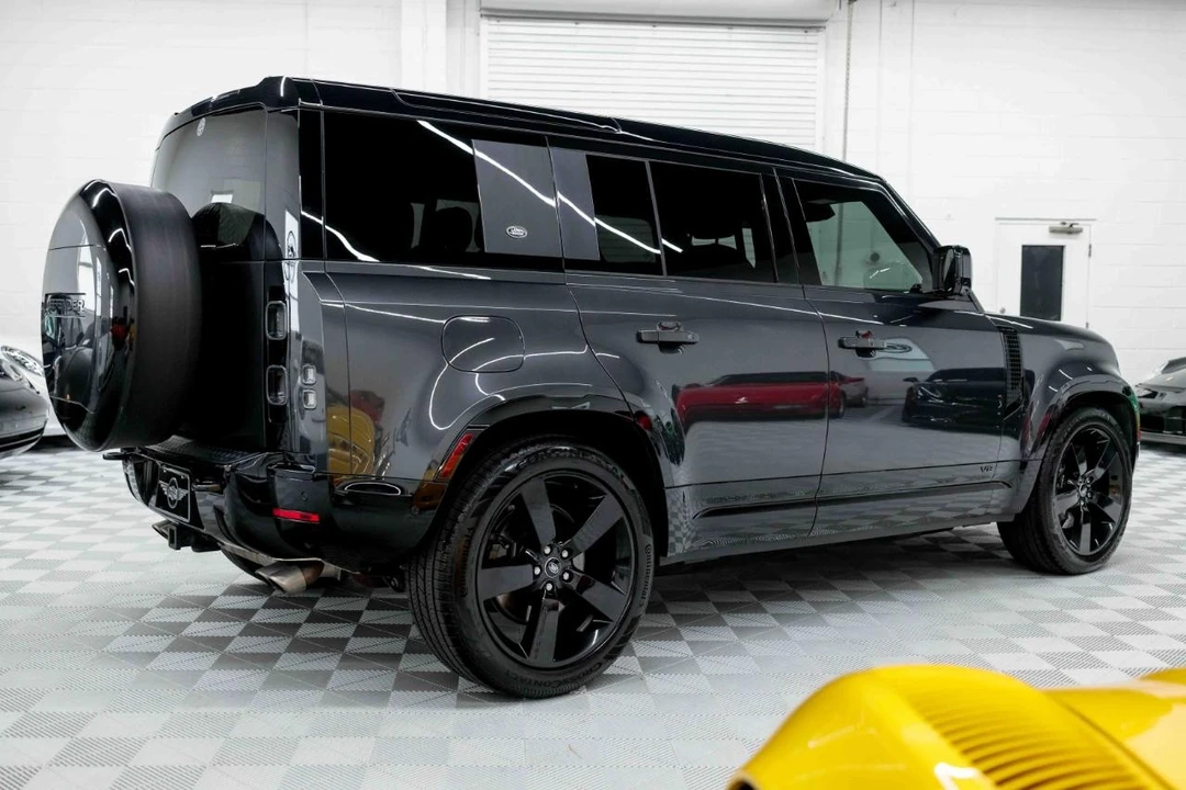 2024 Land Rover Defender L663 - Image 7 of 31