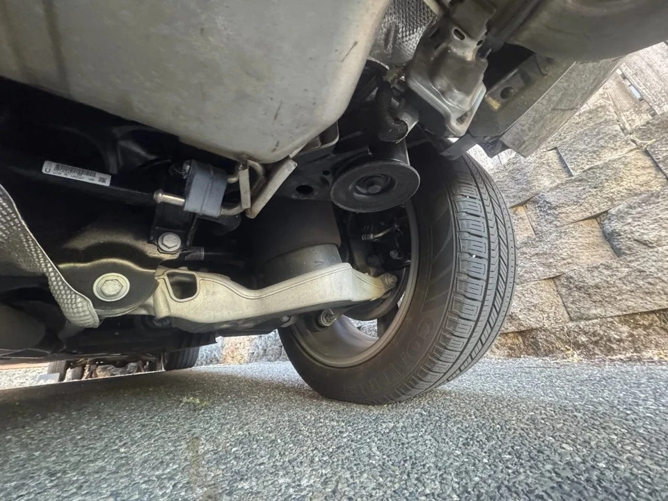 2024 Land Rover Defender L663 - Image 28 of 31