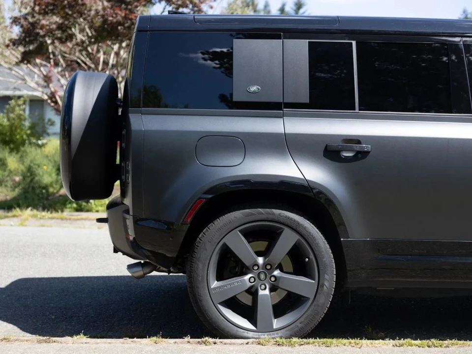 2024 Land Rover Defender L663 - Image 12 of 31