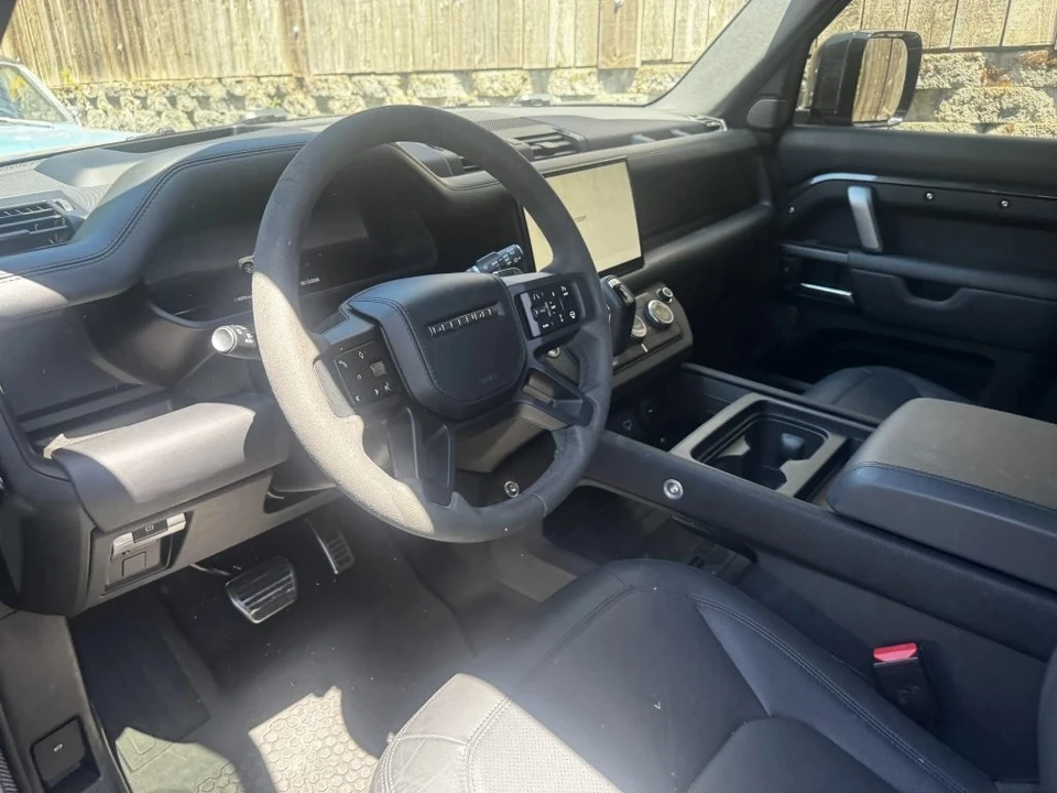 2024 Land Rover Defender L663 - Image 19 of 31