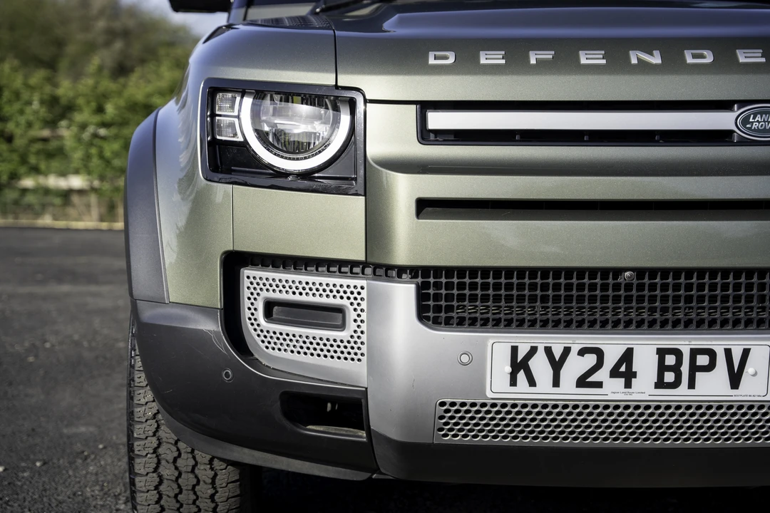 2024 Land Rover Defender L663 - Image 16 of 31