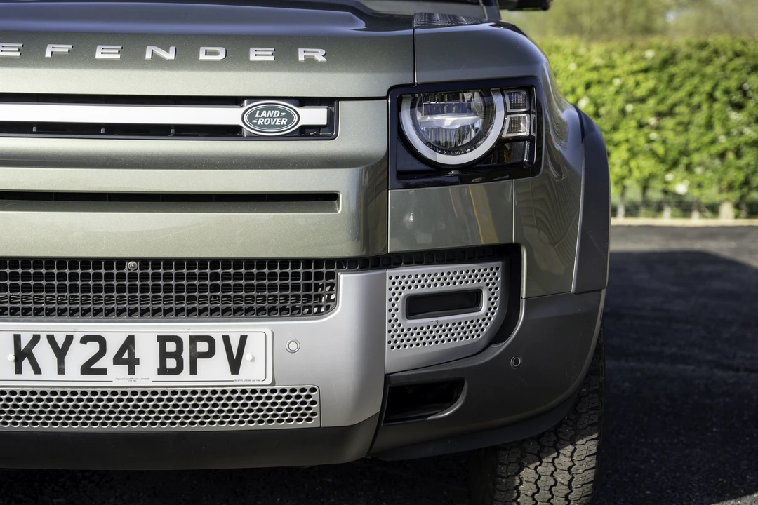 2024 Land Rover Defender L663 - Image 18 of 31