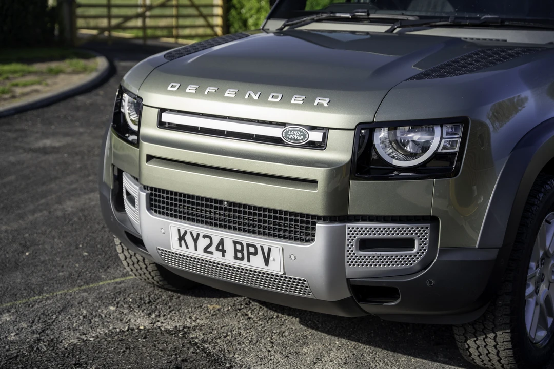 2024 Land Rover Defender L663 - Image 19 of 31